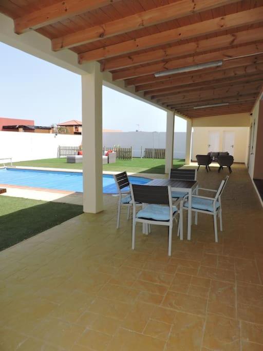 Villa Ventura - Piscina Climatizada & Aire Acondicionado カレタ・デ・フステ エクステリア 写真