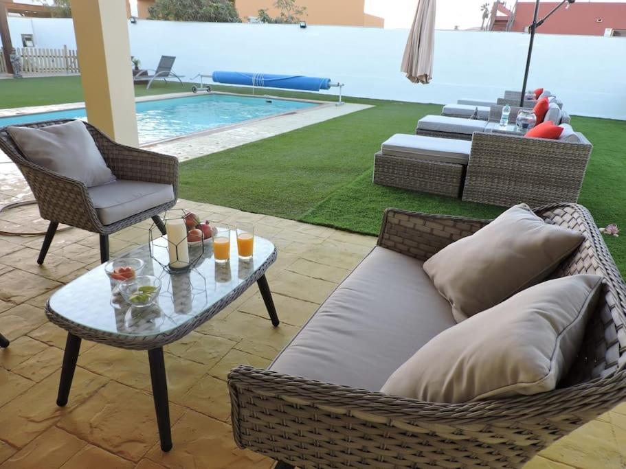 Villa Ventura - Piscina Climatizada & Aire Acondicionado カレタ・デ・フステ エクステリア 写真